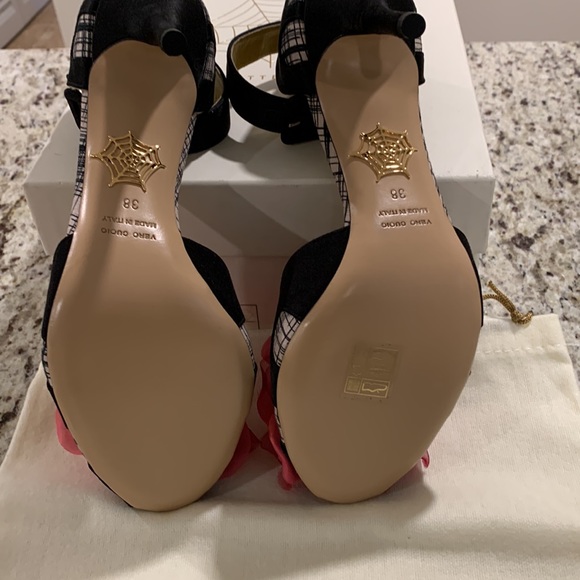 Charlotte Olympia ‘Faye’ Black Silk Satin Peep Toe Heels SZ 38 - Picture 8 of 13